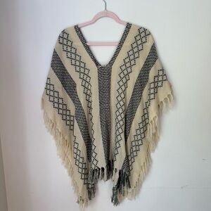 Free People Boho Fringe Poncho Cream & Gray Blue Geometric Knit One Size
